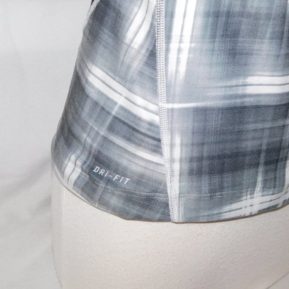 Nike Dry-Fit Womens M Gray White Black Fitted Workout Tank Top Fitted Shelf Bra - Picture 6 of 10